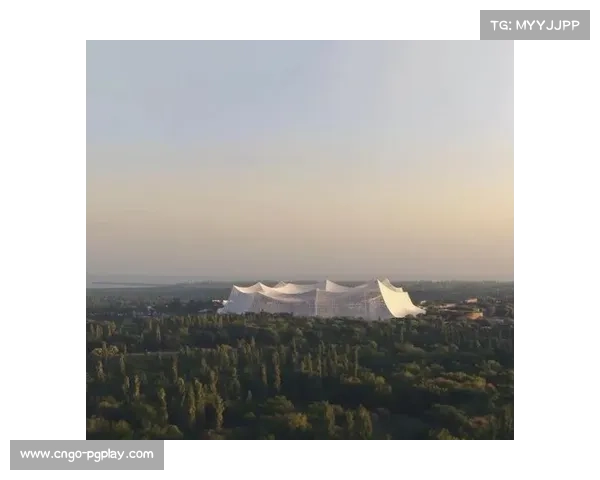 摩洛哥地震灾民收容所内建迷你球场 儿童借足球疗愈创伤重拾希望 摩洛哥地震灾民收容所内建迷你球场 儿童借足球疗愈创伤重拾希望